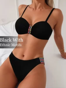 Savršen dvodijelni kupaći kostim za ljetni stil Crni dvodijelni kupaći kostim s bikini gornjim dijelom sa žicom i podesivim/nalikavajućim naramenicama te uzorkom na leđima